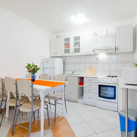 شقة Sea Star - Three-bedroom With Pool And Sea View