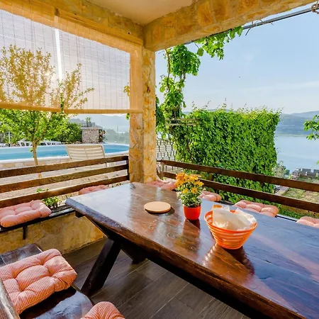 Sea Star - Three-bedroom With Pool And Sea View * 트로기르