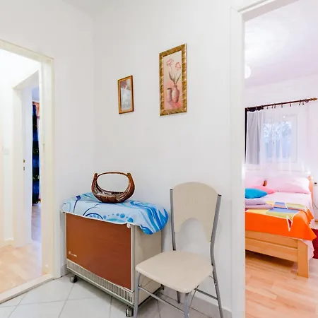 Sea Star - Three-bedroom With Pool And Sea View * 트로기르