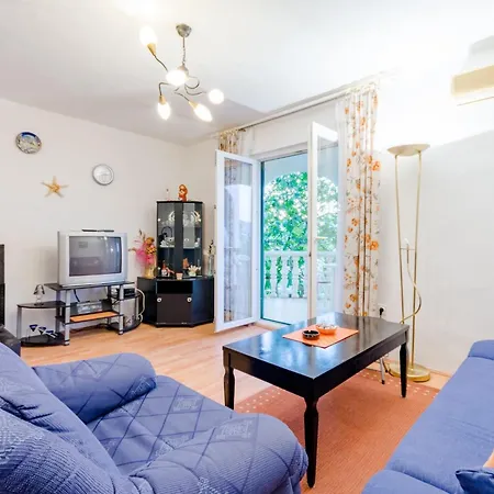 Apartment Sea Star - Three-bedroom With Pool And Sea View *