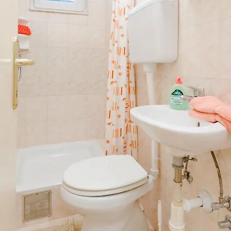 Sea Star - Three-bedroom With Pool And Sea View Apartament Trogir