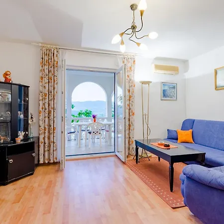 Sea Star - Three-bedroom With Pool And Sea View