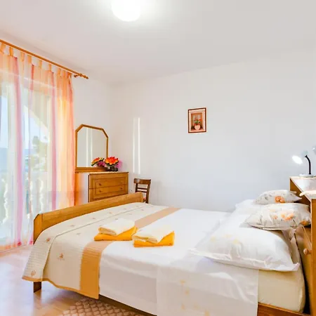 Sea Star - Three-bedroom With Pool And Sea View