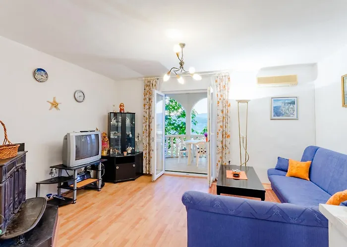 Sea Star - Three-bedroom With Pool And Sea View