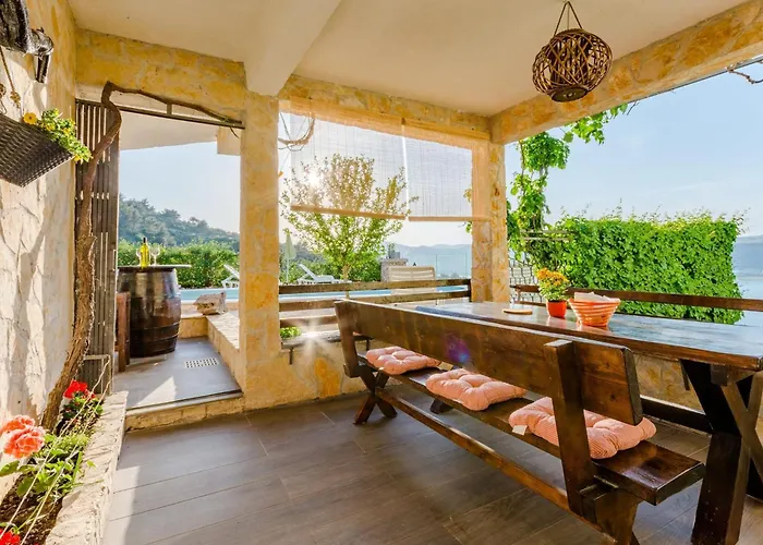Sea Star - Three-bedroom With Pool And Sea View Appartement Trogir