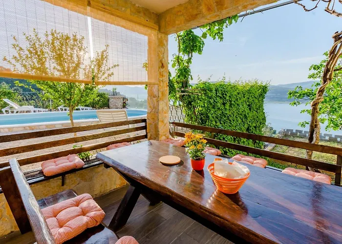 Sea Star - Three-bedroom With Pool And Sea View * Trogir