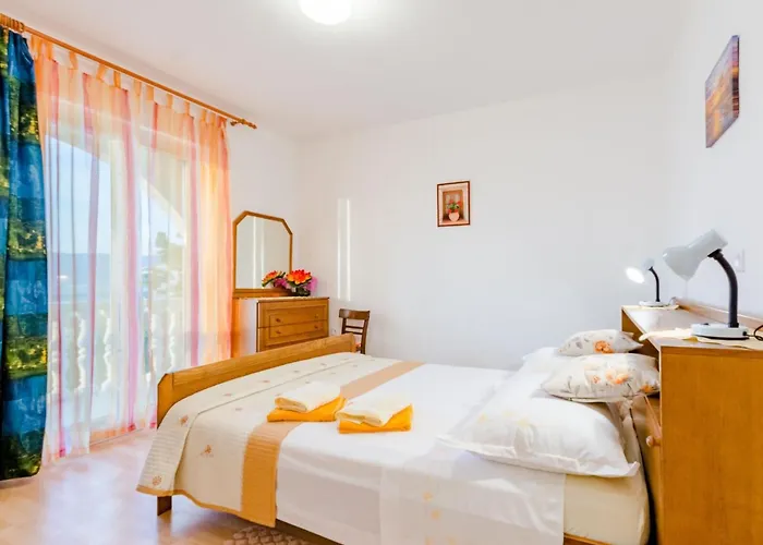 Sea Star - Three-bedroom With Pool And Sea View