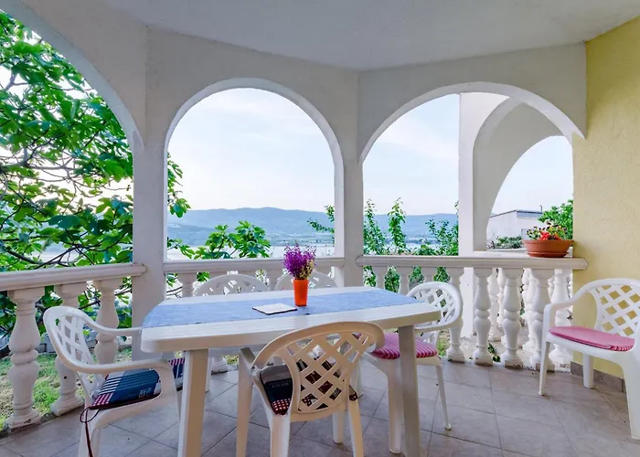 Sea Star - Three-bedroom With Pool And Sea View Appartement Trogir