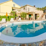 Sea Star - Three-bedroom With Pool And Sea View Apartment