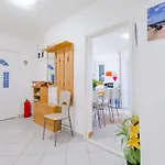 Sea Star - Three-bedroom With Pool And Sea View Apartment