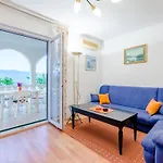 Apartment Sea Star - Three-bedroom With Pool And Sea View