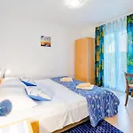 Apartment Sea Star - Three-bedroom With Pool And Sea View Trogir